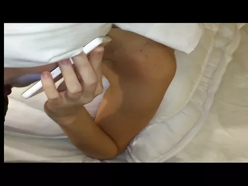 باميلا تصنع شريطًا ج ...